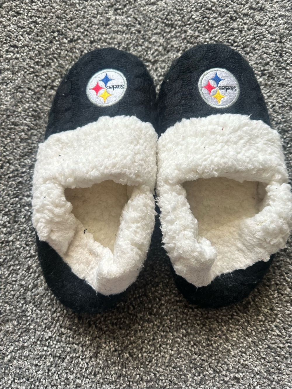 NFL Black and Cream Sherpa-Lined Women's Slippers
